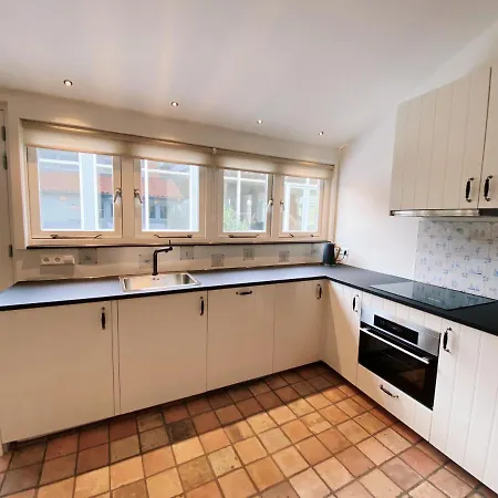 Cozy Historical בית נופש ואסנאר