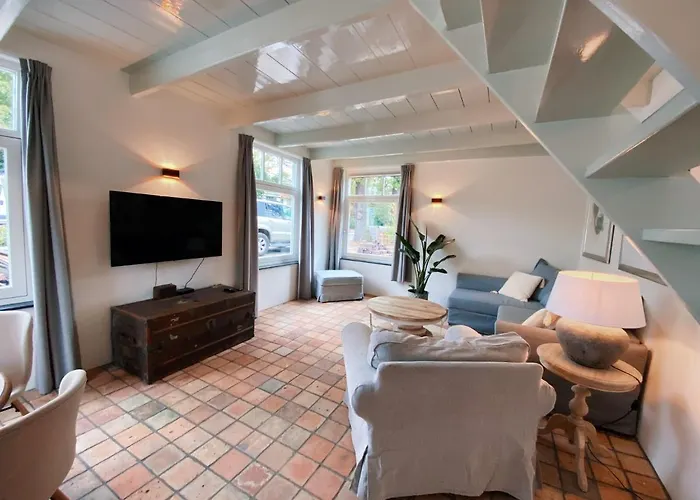 Cozy Historical Wassenaar