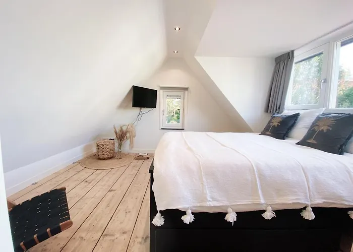 Cozy Historical Holiday home Wassenaar